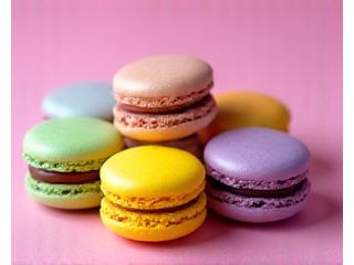 Assortiment coloré de macarons français
